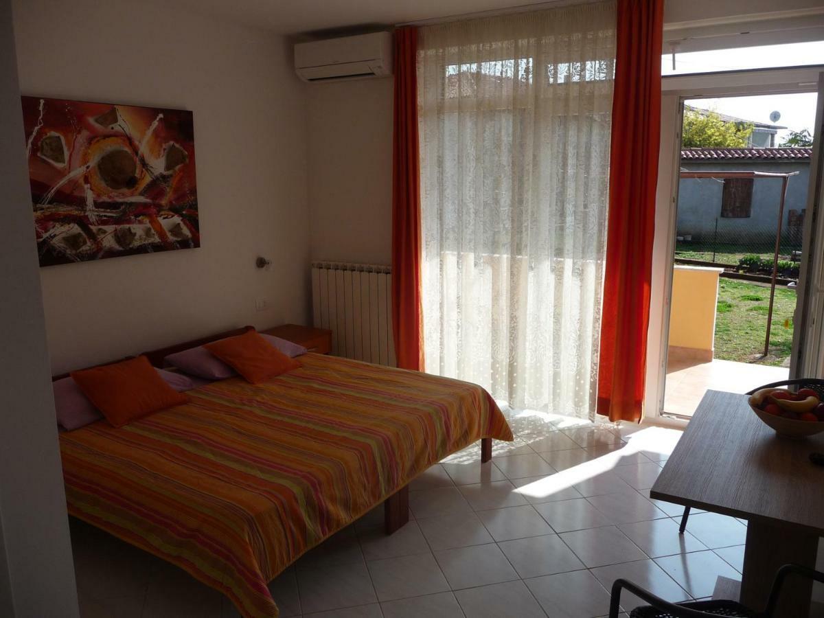 Apartments & Rooms Milka Umag Exterior photo